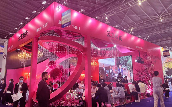 在澳门展位搭建服务中，如何快速提升观众驻足率？